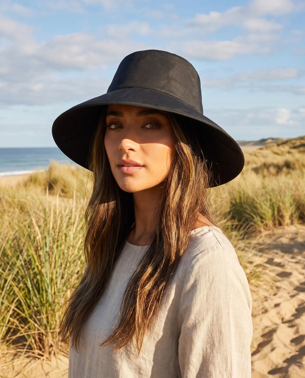 Lubelly Black Wide Brim Canvas Bucket Hat
